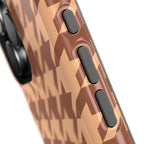Brown houndstooth MagSafe case, edge detail